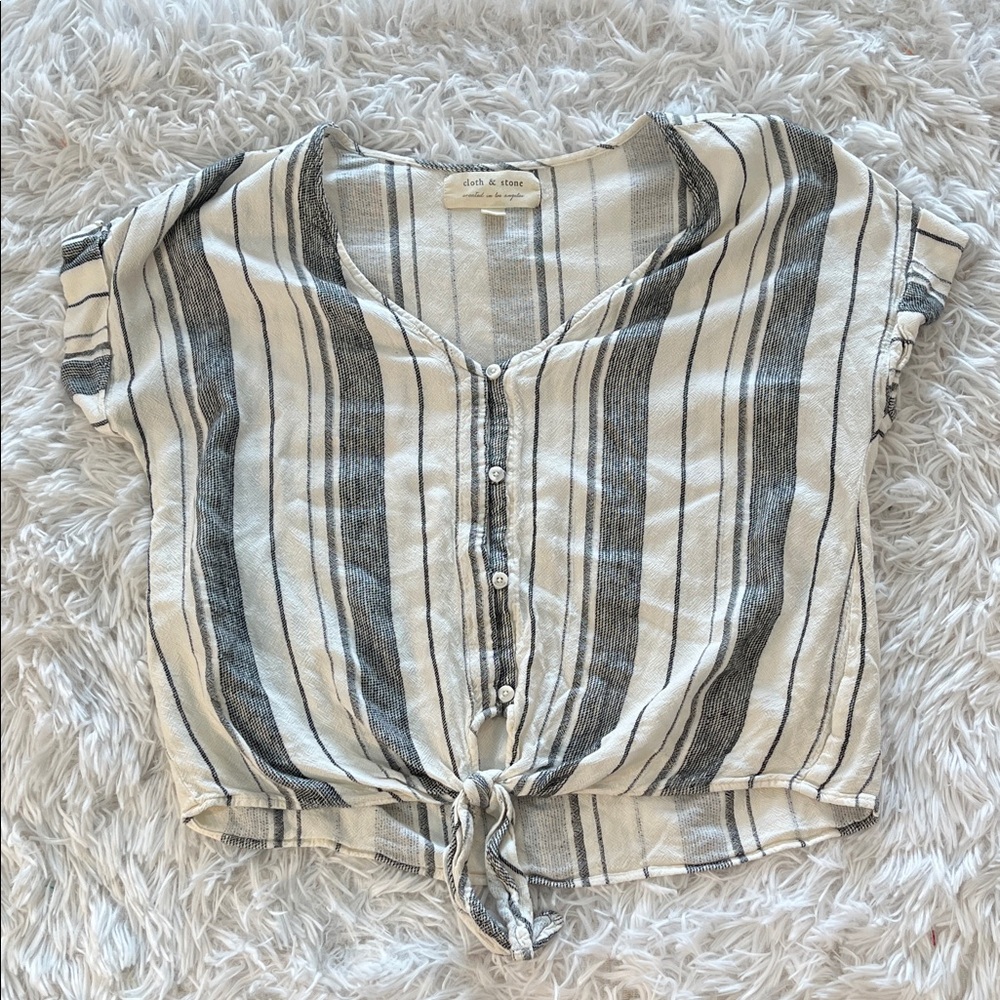 Cloth & Stone top Size Small